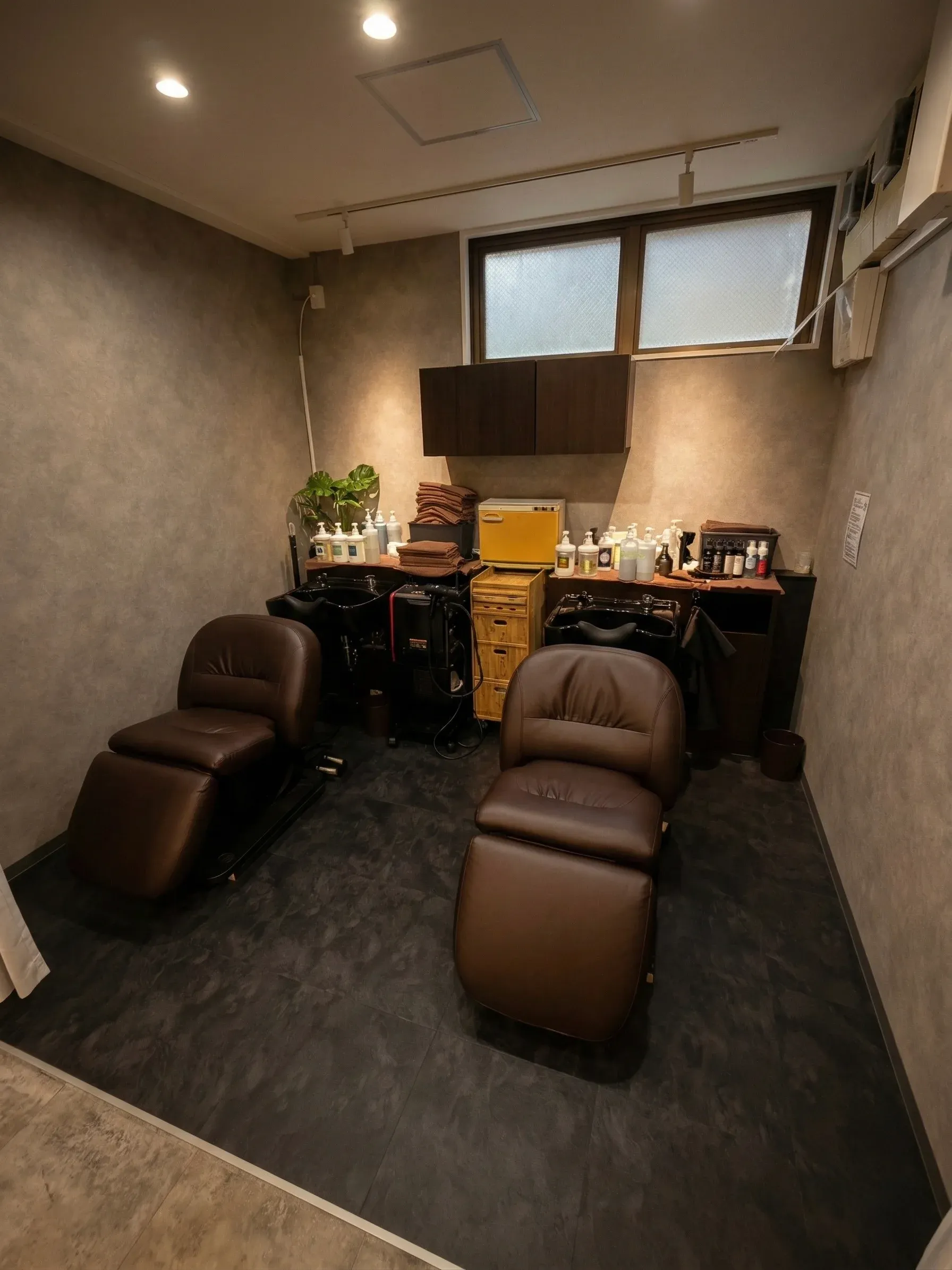 サロンの様子 03